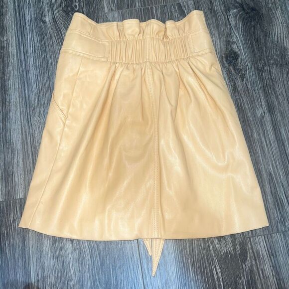 Urban Outfitters tan Faux Leather Button Front Mini Skirt Womens XS - Picture 2 of 3